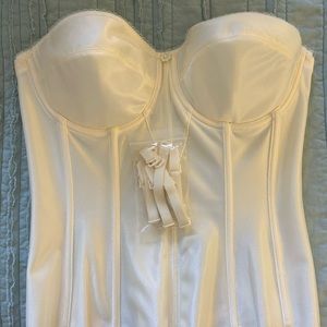 Dominique Strapless Bustier Bra 34D Never Worn Still New!!